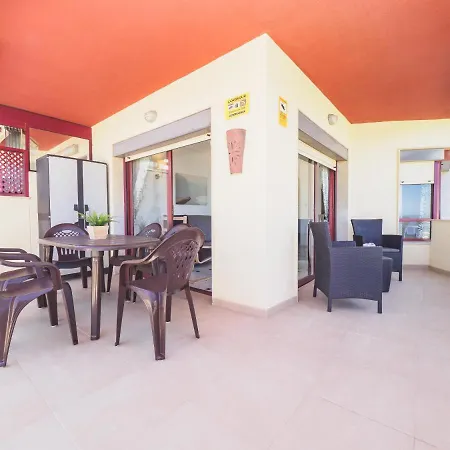 Cubo's Oceanview Lubina דירה